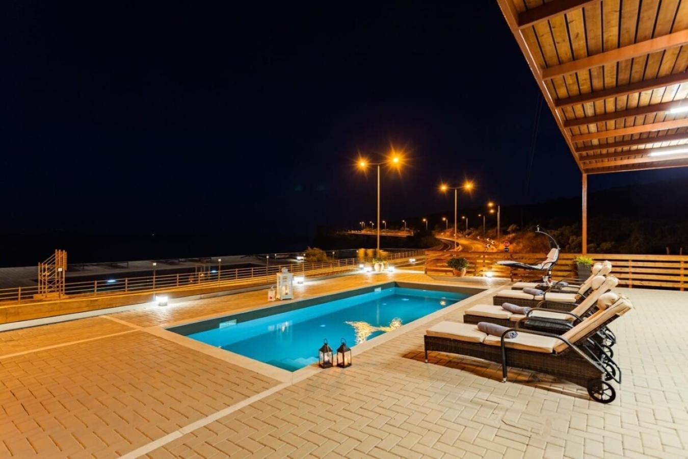 Seaside Summer Bliss - Aurora Luxury Pool Paradise Petalídhion Eksteriør bilde