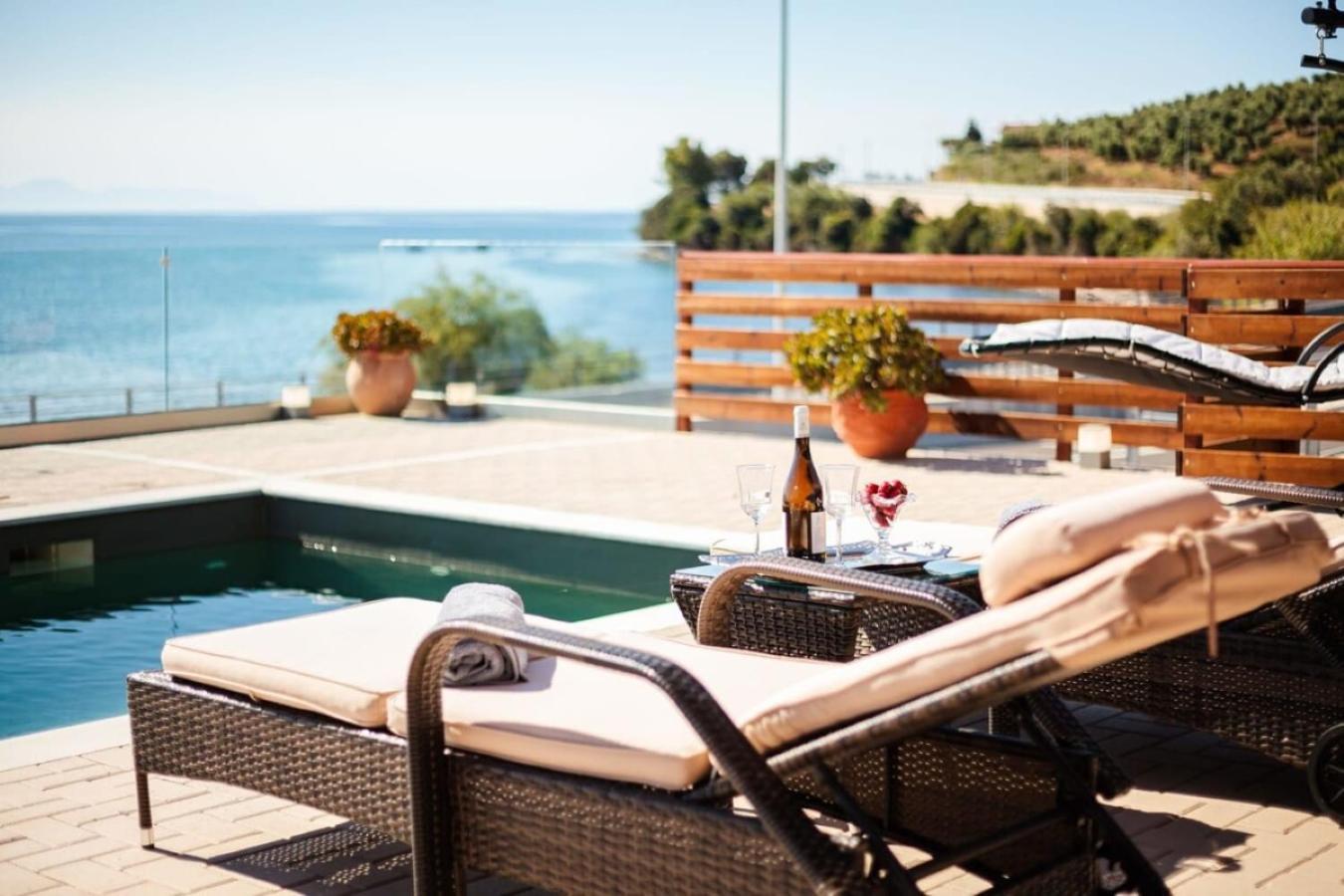 Seaside Summer Bliss - Aurora Luxury Pool Paradise Petalídhion Eksteriør bilde