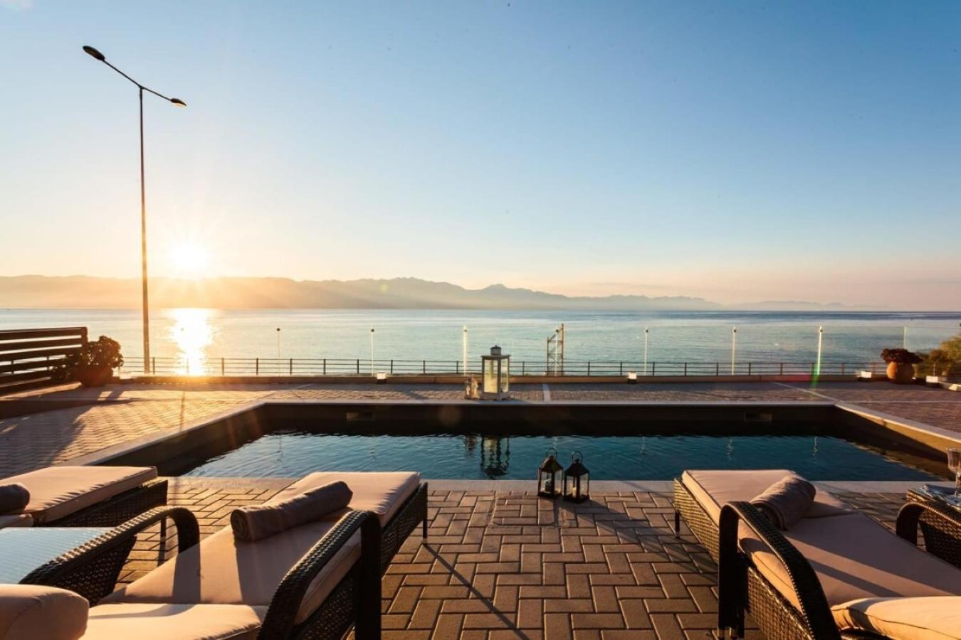 Seaside Summer Bliss - Aurora Luxury Pool Paradise Petalídhion Eksteriør bilde