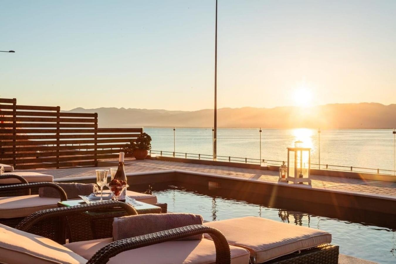 Seaside Summer Bliss - Aurora Luxury Pool Paradise Petalídhion Eksteriør bilde
