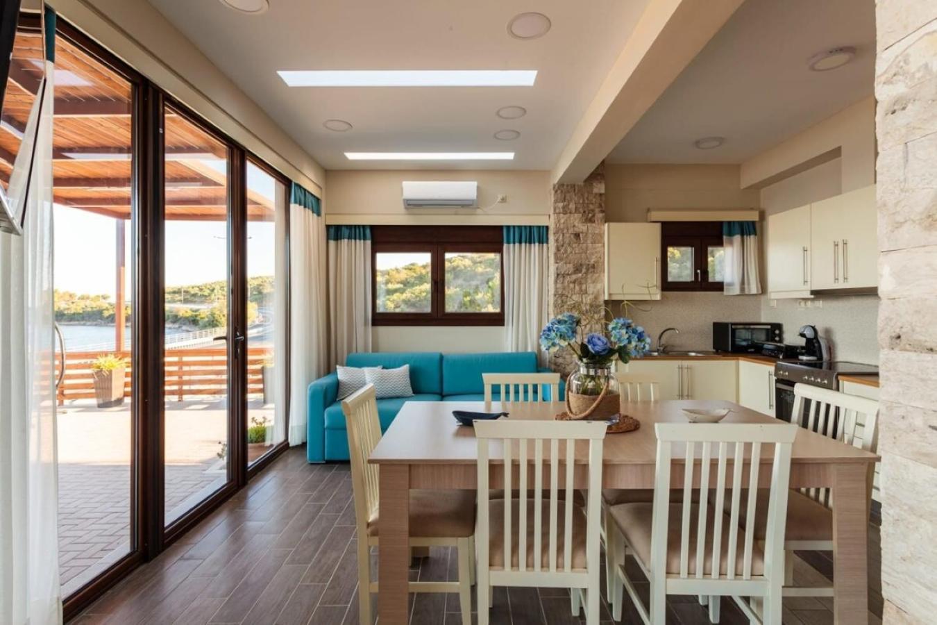 Seaside Summer Bliss - Aurora Luxury Pool Paradise Petalídhion Eksteriør bilde